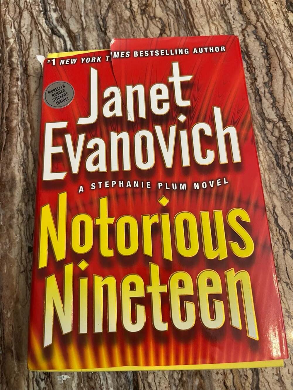 Notorious Nineteen by Janet Evanovich: 9780345527745